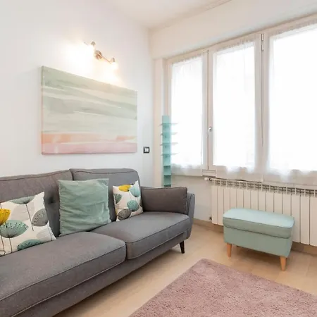 Apartment Luxury Near Bocconi Zamenhof 7