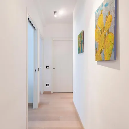 Apartment Luxury Near Bocconi Zamenhof 7